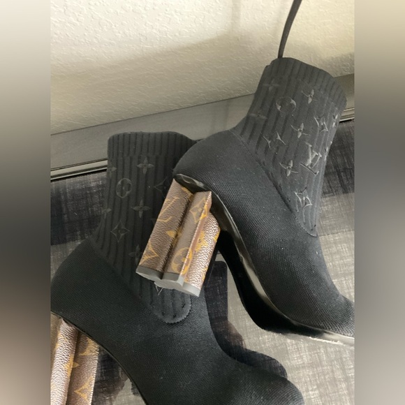 Louis Vuitton women black Silhouette Ankle Boot size 38.5 - Picture 2 of 14